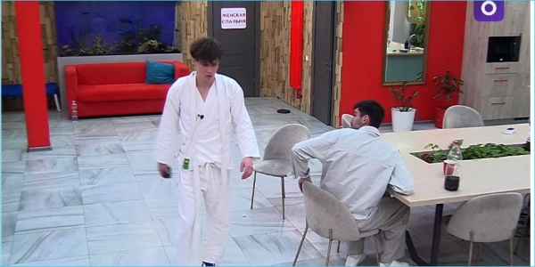 Дмитрия Калашникова выгнали на голосовании друзья Тиграна Салибекова Дмитрия Калашникова выгнали на голосовании друзья Тиграна Салибекова