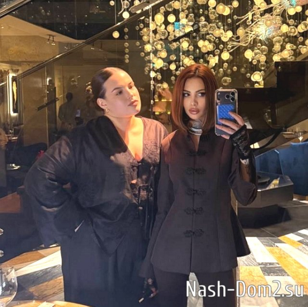 Клавдия Безверхова провела время с Еленой Шлома Клавдия Безверхова провела время с Еленой Шлома