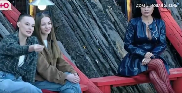 Карина Тетуева сделала попытку сбежать из зверинца Руслана Асланова Карина Тетуева сделала попытку сбежать из зверинца Руслана Асланова