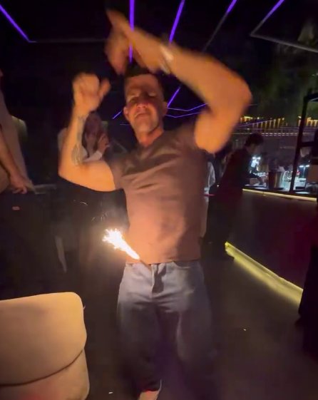 Зрители Дома 2 заметили флирт Гуранды и Квашниковой на встрече бывших участников проекта Зрители Дома 2 заметили флирт Гуранды и Квашниковой на встрече бывших участников проекта