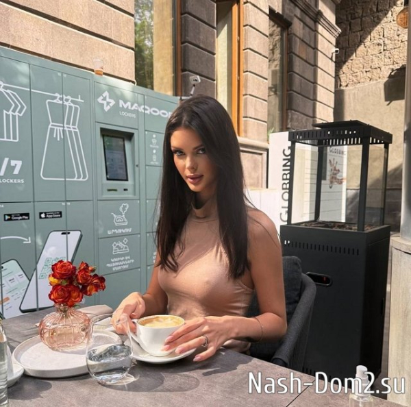 Фанаты Анны Самониной гадают, с кем она прилетела в Армению Фанаты Анны Самониной гадают, с кем она прилетела в Армению