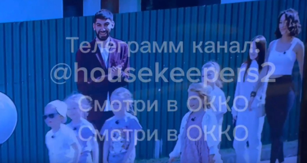 Ксения Задойнова, Алёна Ашмарина, Ирина Пингвинова и семья Сичкар приехали на дом 2 с дочками Ксения Задойнова, Алёна Ашмарина, Ирина Пингвинова и семья Сичкар приехали на дом 2 с дочками