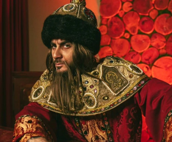 Продюсер Дома 2 Александр Расторгуев отмечает 28 лет на телевидении Продюсер Дома 2 Александр Расторгуев отмечает 28 лет на телевидении