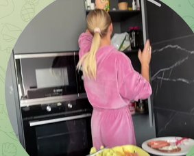 Галина Маковская и Влад Попович отпраздновали заселение в комнату Галина Маковская и Влад Попович отпраздновали заселение в комнату
