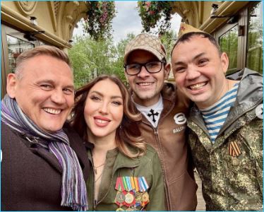 Дмитрий Дмитренко, Александр Гобозов и Степан Меньщиков гордятся выступлением на одной сцене Дмитрий Дмитренко, Александр Гобозов и Степан Меньщиков гордятся выступлением на одной сцене