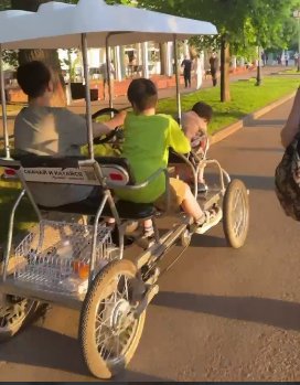 Юлия Колисниченко отдыхает с детьми и сестрой в Джемете Юлия Колисниченко отдыхает с детьми и сестрой в Джемете