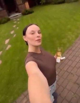 Карина Тетуева уверена в своей правоте в конфликте с Салибековыми Карина Тетуева уверена в своей правоте в конфликте с Салибековыми