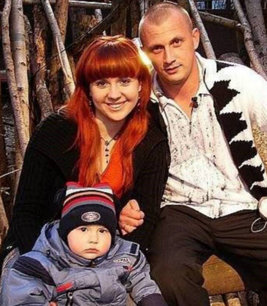 Ольга Титова с 21-летним сыном Владимиром приехала на день рождения Дома 2 Ольга Титова с 21-летним сыном Владимиром приехала на день рождения Дома 2