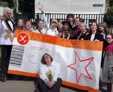 Марго Овсянникова поздравила поклонника с последним звонком Марго Овсянникова поздравила поклонника с последним звонком
