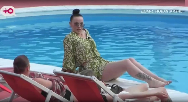 Карина Тетуева устроила разборки с беременной Викторией Салибековой Карина Тетуева устроила разборки с беременной Викторией Салибековой