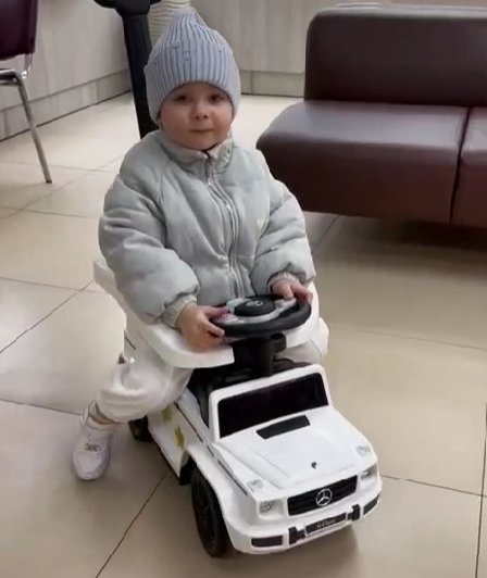 Юлия Колисниченко отдыхает с детьми и сестрой в Джемете Юлия Колисниченко отдыхает с детьми и сестрой в Джемете