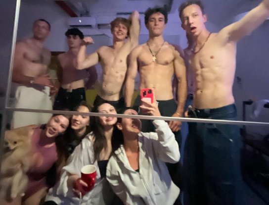 Настя Ситникова вернулась на Дом 2 и создала пару с Алексеем Ваниным Настя Ситникова вернулась на Дом 2 и создала пару с Алексеем Ваниным