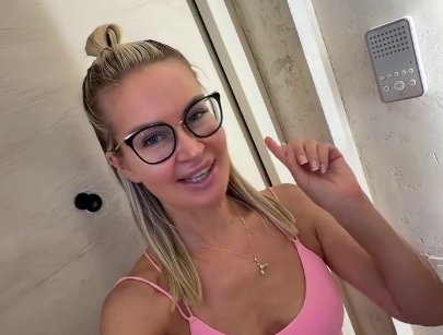 Марина Африкантова показала поклонникам свой пряничный домик Марина Африкантова показала поклонникам свой пряничный домик