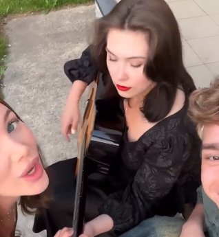 Влад Попович: буду переживать за свою девушку в конкурсе "Человек года" Влад Попович: буду переживать за свою девушку в конкурсе "Человек года"