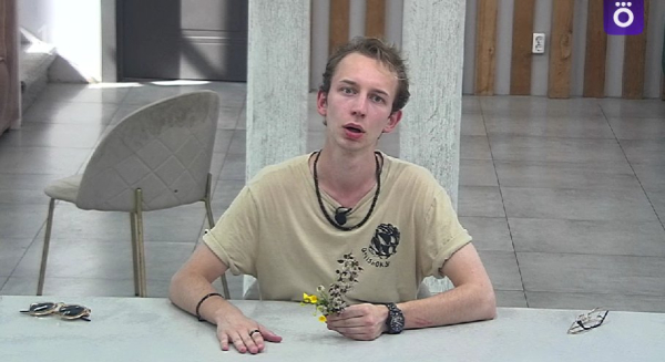 Сергей Хорошев устроил на Поляне разборки с Артёмом Рышковским Сергей Хорошев устроил на Поляне разборки с Артёмом Рышковским