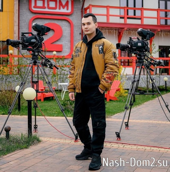 Ведущий Дома-2 Антон Беккужев решил сменить профессию Ведущий Дома-2 Антон Беккужев решил сменить профессию