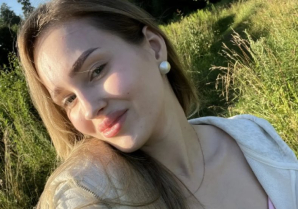 Виктория Салибекова наконец-то уговорила Тиграна отвезти её в лес Виктория Салибекова наконец-то уговорила Тиграна отвезти её в лес