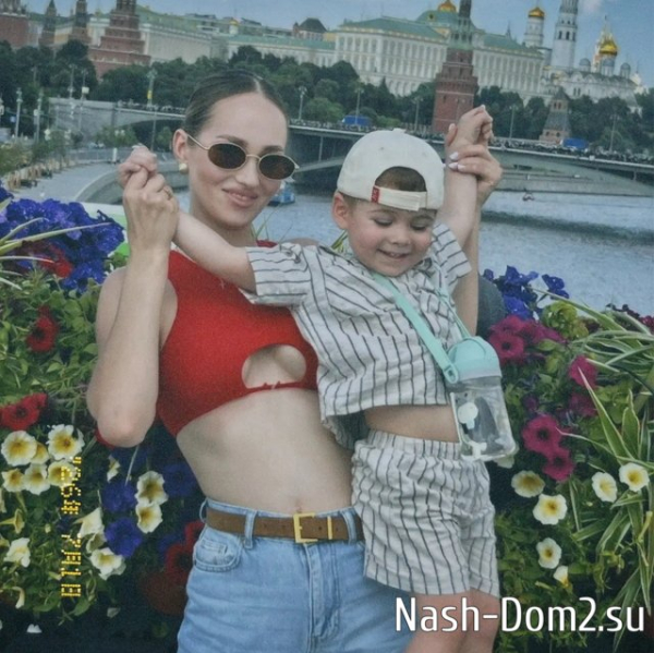Вероника Гракович не хочет знакомить родных с юным кавалером? Вероника Гракович не хочет знакомить родных с юным кавалером?