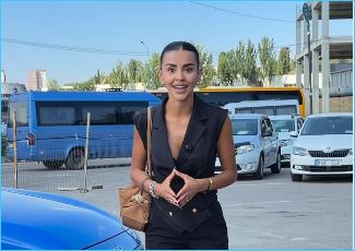Кристина Бухынбалтэ проводит отпуск с питомцем Лео Кристина Бухынбалтэ проводит отпуск с питомцем Лео