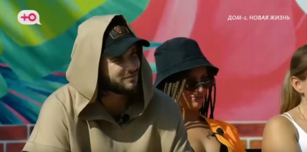Настя Ромашова опозорила свою семью, спасая репутацию Элины Рахимовой Настя Ромашова опозорила свою семью, спасая репутацию Элины Рахимовой