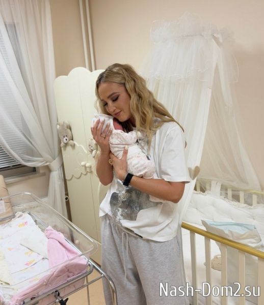 Анна Бузова впервые стала мамой Анна Бузова впервые стала мамой