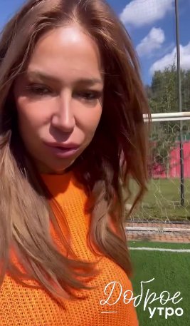 Надежда Ермакова хочет повесить свою табличку на доску почёта вместо таблички Рахимовой Надежда Ермакова хочет повесить свою табличку на доску почёта вместо таблички Рахимовой