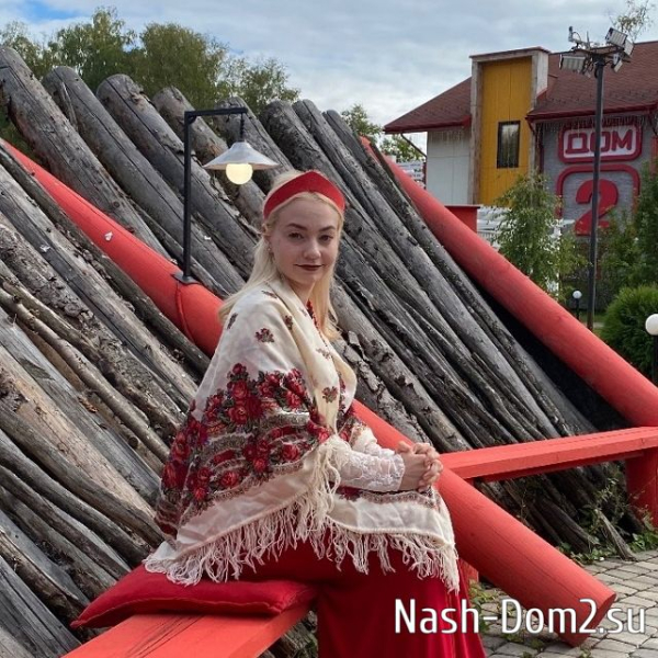 Виктория Кулагина ведёт наблюдение за бывшим кавалером Виктория Кулагина ведёт наблюдение за бывшим кавалером