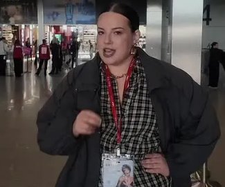 Елена Тепловодская рада приезду и подаркам Елены Шломы Елена Тепловодская рада приезду и подаркам Елены Шломы